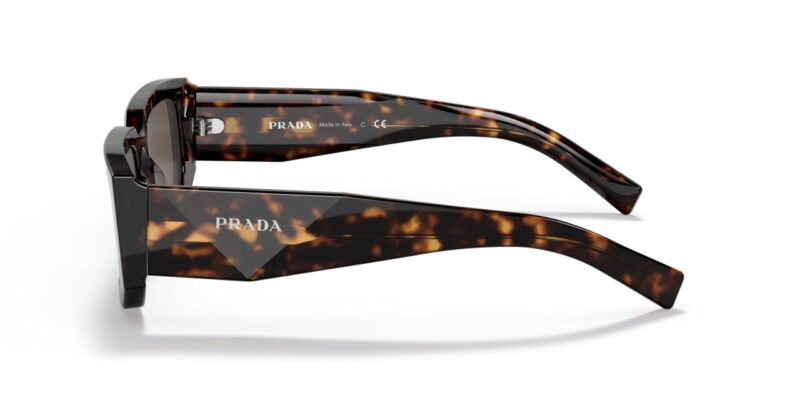 Γυαλιά ηλίου PRADA PR06YS 2AU8C1 ανδρικά μαύρα, νέα συλλογή 2025. Ορθογώνια, facet acetate με UV προστασία και Prada logo σε catwalk design.