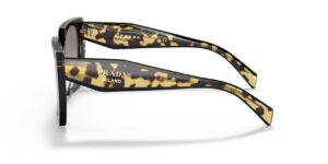 Πλαινή όψη γυαλιών ηλίου PRADA PR15WS 3890A7 ταρταρούγα και χρυσό λογότυπο PRADA MILANO