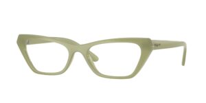 Γυναικεία γυαλιά οράσεως VOGUE VO5670 σε κομψό Cat Eye σχήμα, με μοντέρνο design και λεπτές γραμμές, ιδανικά για κάθε στυλ.