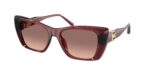 Κομψά γυναικεία γυαλιά ηλίου MICHAEL KORS MK2270U 317513 Tokyo με σκελετό σε βαθύ παλίσανδρο και απαλούς ροδακινί φακούς.
