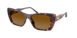 Κομψά γυναικεία γυαλιά ηλίου MICHAEL KORS MK2270U 40319P Tokyo με κοκάλινο σκελετό ταρταρούγα (luggage tortoise) και καφέ ντεγκραντέ πολωτικούς φακούς.