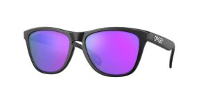 SPORT unisex ανδρικά γυαλιά ηλίου OAKLEY OO9013 9013H6 Frogskins με ματ μαύρο σκελετό και Prizm βιολετί φακούς.