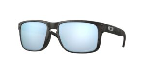 SPORT ανδρικά γυαλιά ηλίου OAKLEY OO9102 9102T9 Holbrook με ματ μαύρο σκελετό με μοτίβο παραλλαγής και Prizm βαθύ γαλαζοπράσινο φακούς.