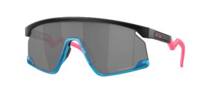 SPORT ανδρικά γυαλιά ηλίου OAKLEY OO9280 928005 Bxtr με ματ μαύρο κοκάλινο σκελετό και prizm μαύρο φακούς.