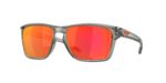 Lifestyle ανδρικά γυαλιά ηλίου OAKLEY OO9448 944832 Sylas με γκρι σκελετό και κόκκινους καθρέπτες Prizm Ruby.