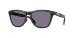 SPORT ανδρικά γυαλιά ηλίου OAKLEY OO9503 950306 Frogskins Range XL με μαύρο ματ κοκάλινο σκελετό και γκρι Prizm φακούς.