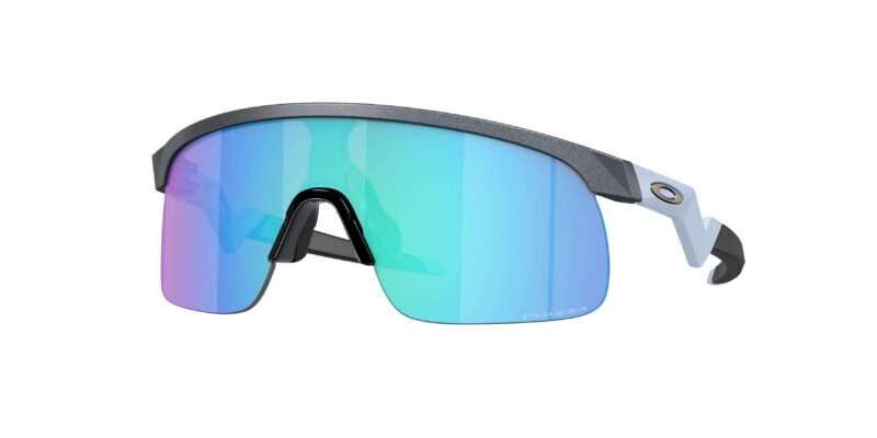 Παιδικά unisex γυαλιά ηλίου μάσκα OAKLEY OJ9010 901016 Resistor με κοκάλινο σκελετό σε μπλε γκρι του ατσαλιού και φακούς Prizm μπλε του ζαφειριού.