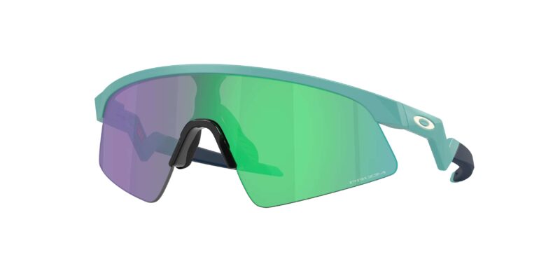 Παιδικά unisex γυαλιά ηλίου μάσκα OAKLEY OJ9015 901506 Resistor sweep με κοκάλινο σκελετό σε ματ pacific και φακούς Prizm πράσινο του νεφρίτη.
