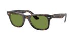 RAY-BAN RB2140 14134E Wayfarer, unisex γυαλιά ηλίου με κοκάλινο σκελετό σε σκούρο Havana πάνω σε πολύχρωμη βάση και πράσινους φακούς.
