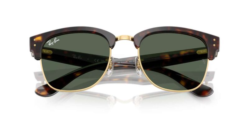 unisex γυαλιά ηλίου RAY-BAN RBR0504S 1359VR Clubmaster Reverse με Havana κοκάλινο σκελετό και σκούρους πράσινους φακούς.