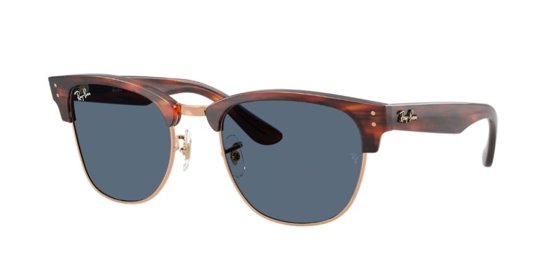 unisex γυαλιά ηλίου RAY-BAN RBR0504S 13983A Clubmaster Reverse με ριγέ Havana πάνω σε ροζ χρυσό σκελετό και σκούρους μπλε φακούς.