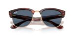 unisex γυαλιά ηλίου RAY-BAN RBR0504S 13983A Clubmaster Reverse με ριγέ Havana πάνω σε ροζ χρυσό σκελετό και σκούρους μπλε φακούς.