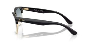 unisex γυαλιά ηλίου RAY-BAN RBR0504S 667779 Clubmaster Reverse με μαύρο εξωτερικά, χρυσό εσωτερικά σκελετό και ντεγκραντέ μπλε φακούς.