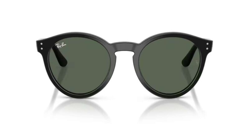 unisex γυαλιά ηλίου RAY-BAN RBR0505S 6677VR με μαύρο κοκάλινο σκελετό και σκούρους πράσινους φακούς.